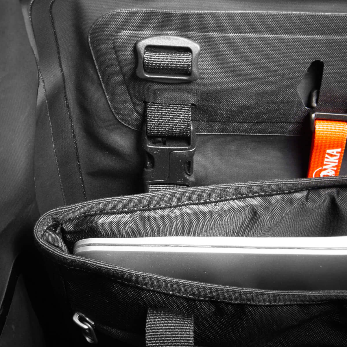 Tatonka Commuter Rolltop 30 WP – Black