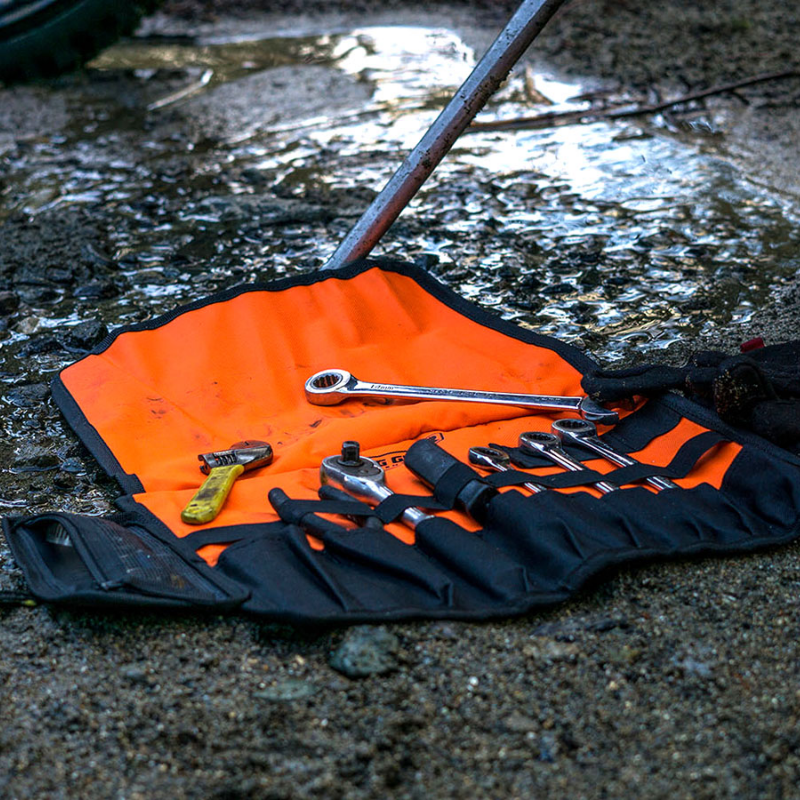 Sac de garde-boue arrière Nelson Rigg Trails End avec rouleau à outils
