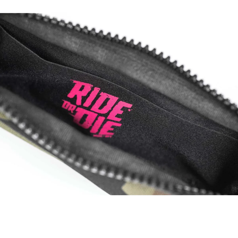 Pochette Muc-Off Essentials Camo