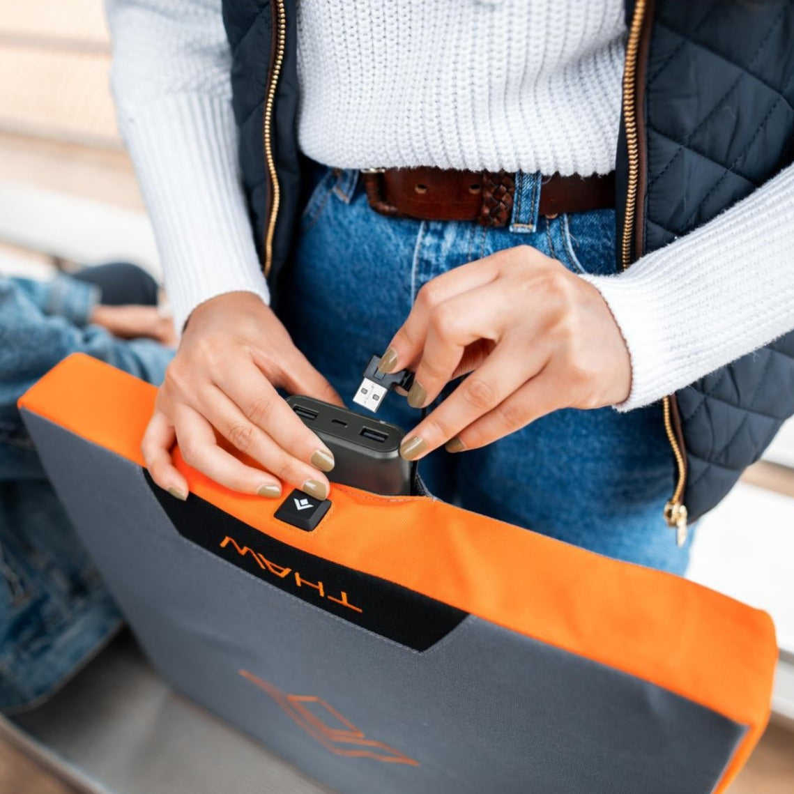 THAW Heated Seatpad + Power Bank